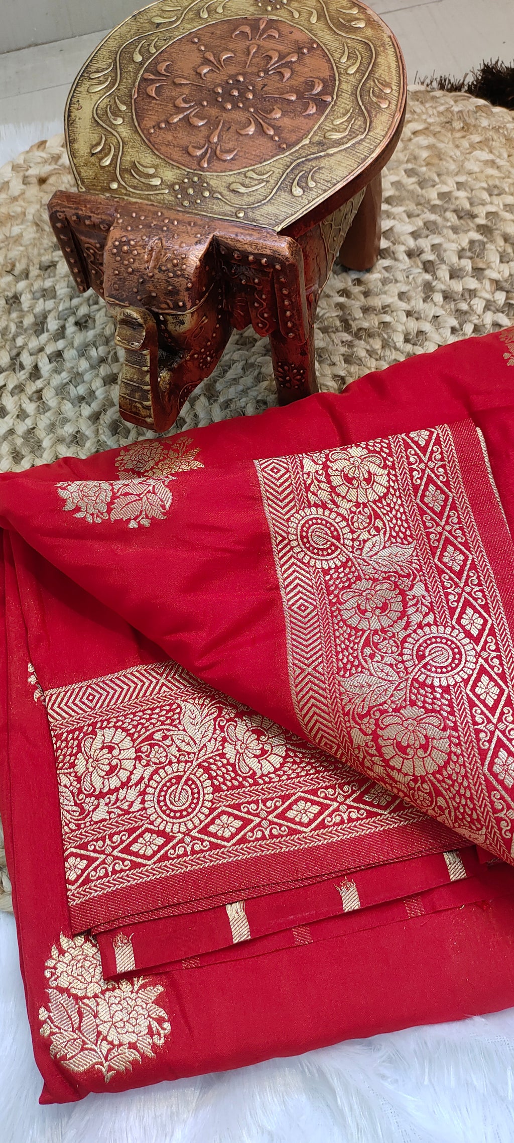 Banarasi Pattu Saree with Zari Floral Buti [VS07]