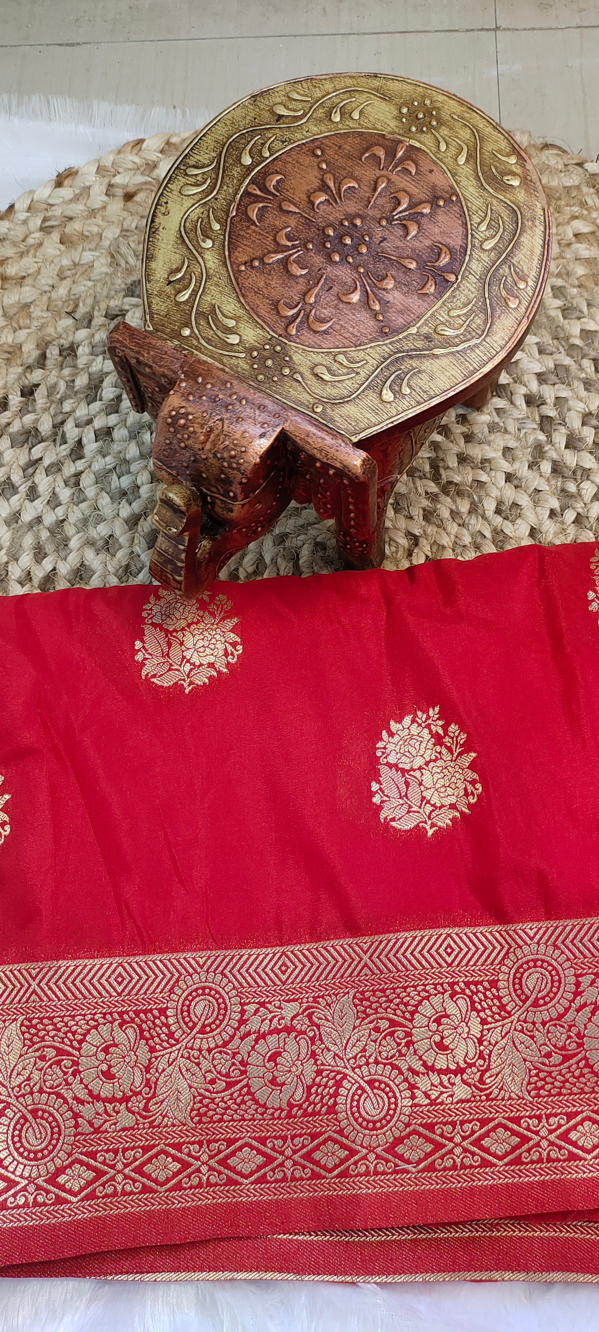 Banarasi Pattu Saree with Zari Floral Buti [VS07]
